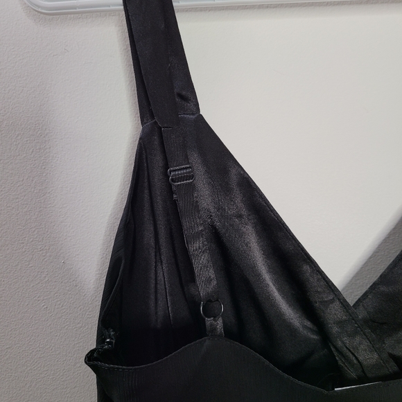 Women's Black Tank Top - Picture 7 of 9